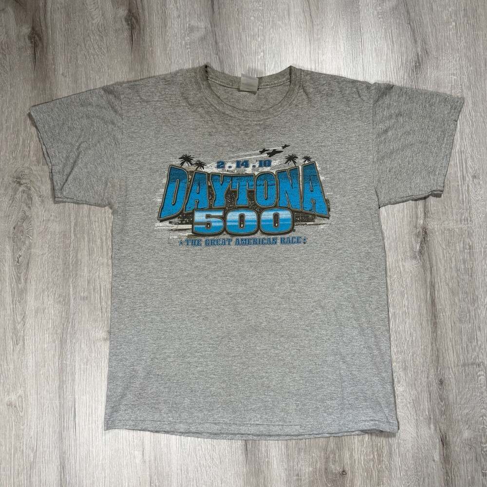 Mens Vintage 2010 NASCAR Daytona 500 Grey Graphic T-Shirt Racing